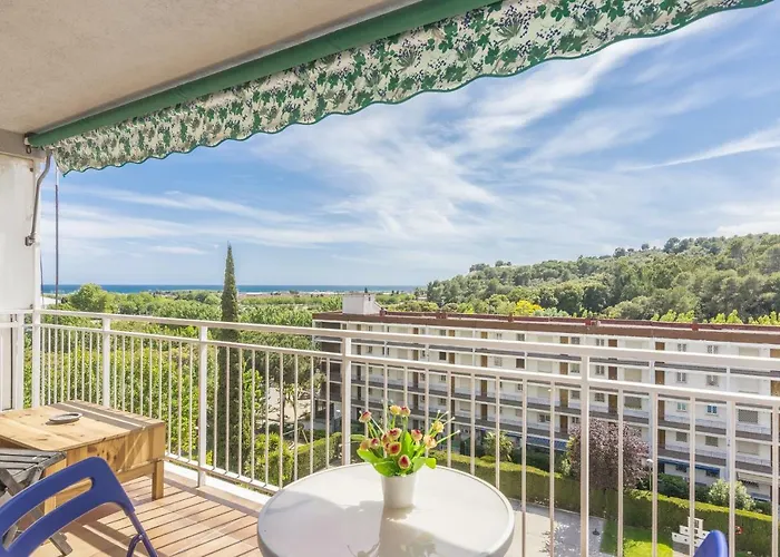 Homeholidaysrentals Regard
